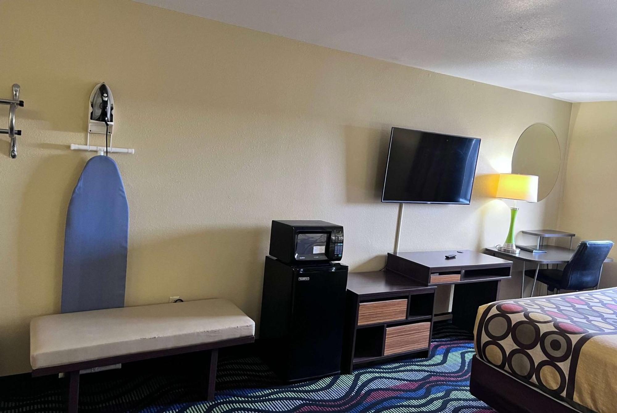 Super 8 By Wyndham Farmington Hotel Ngoại thất bức ảnh