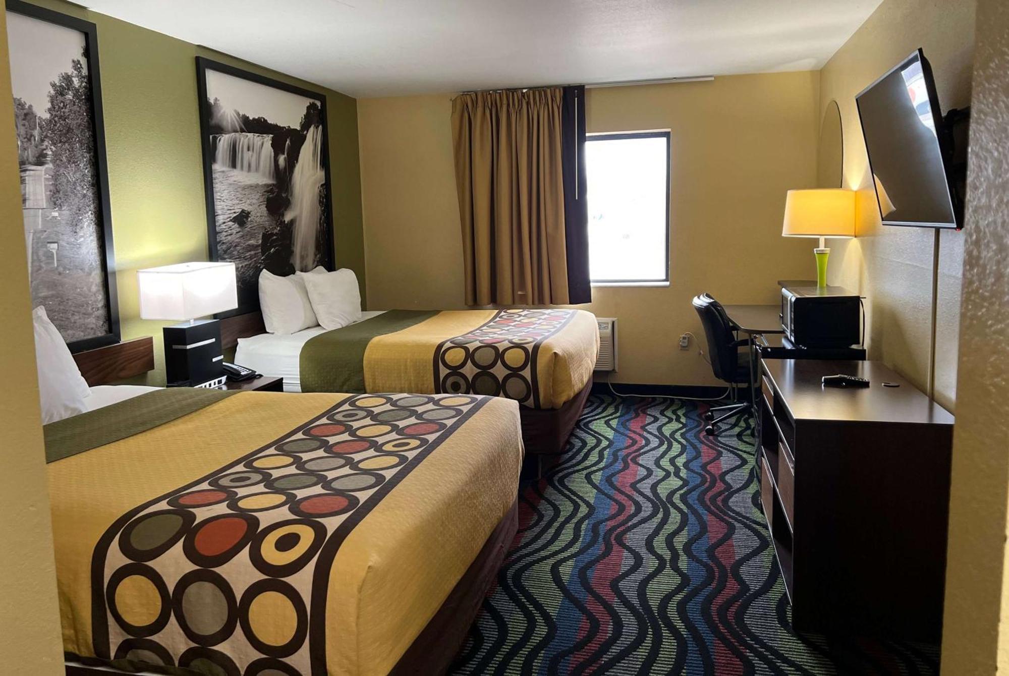 Super 8 By Wyndham Farmington Hotel Ngoại thất bức ảnh