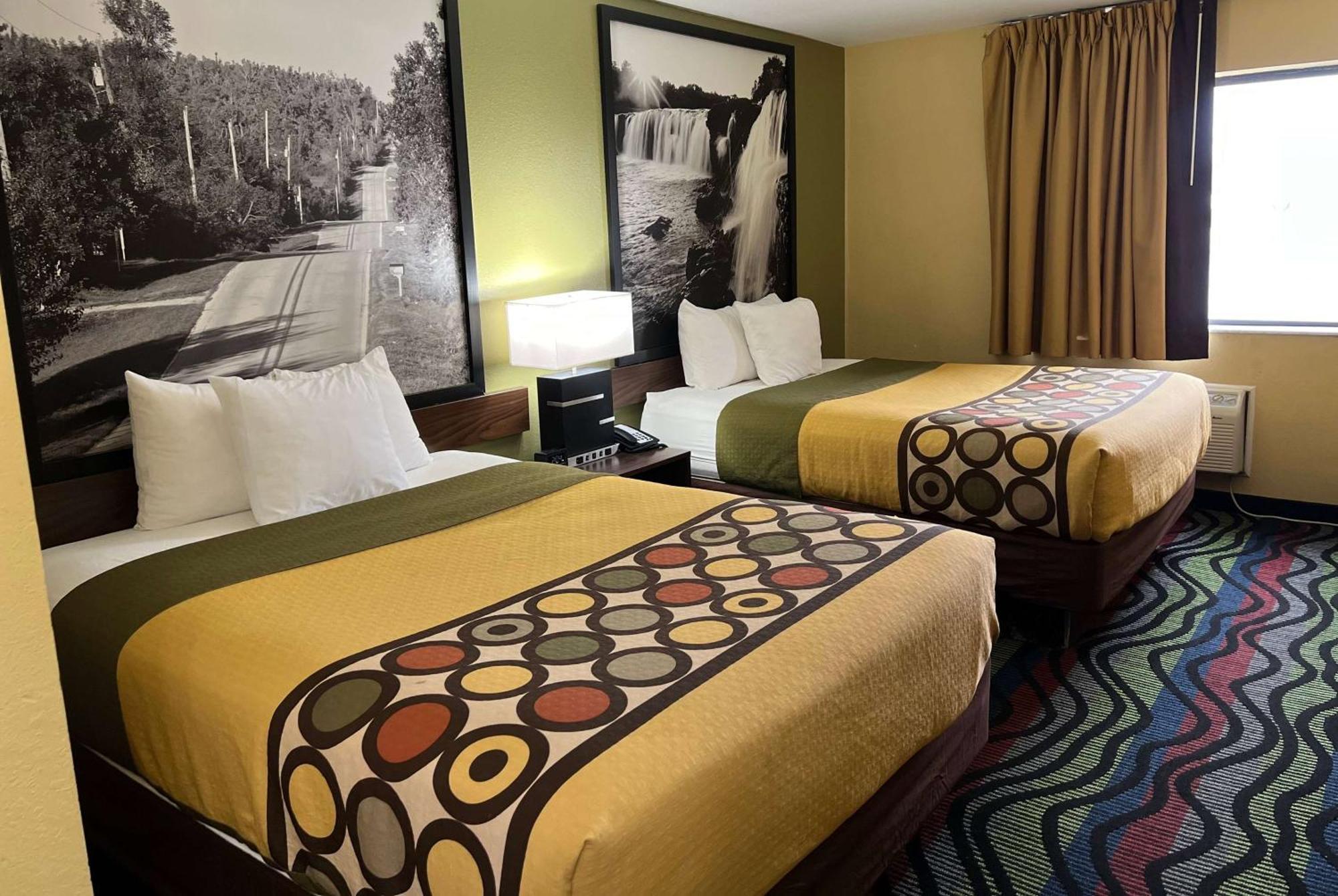 Super 8 By Wyndham Farmington Hotel Ngoại thất bức ảnh