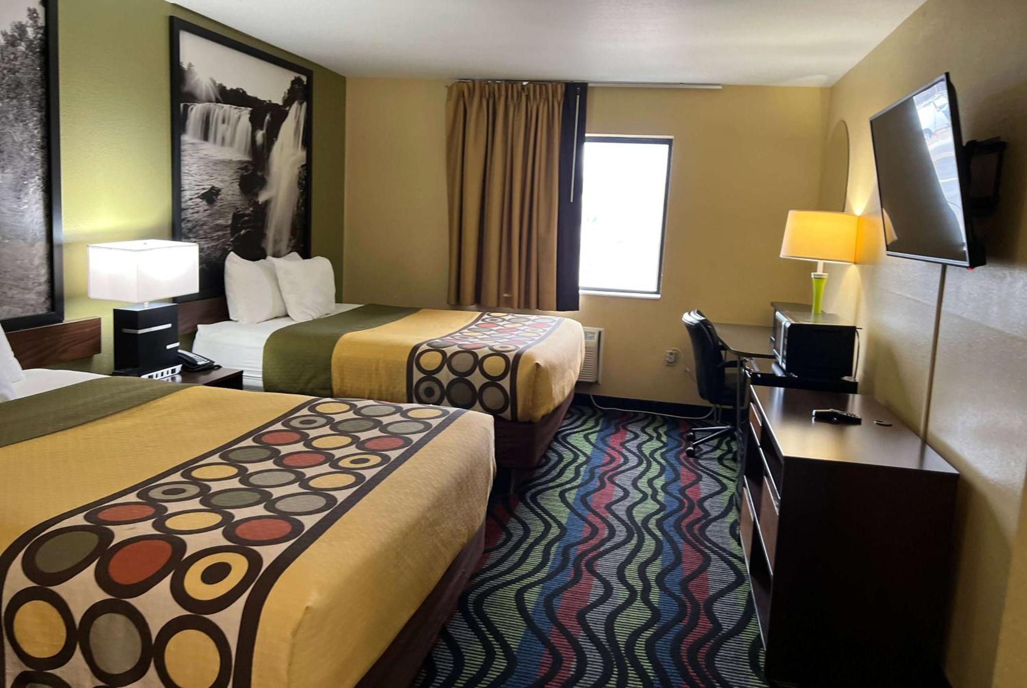 Super 8 By Wyndham Farmington Hotel Ngoại thất bức ảnh